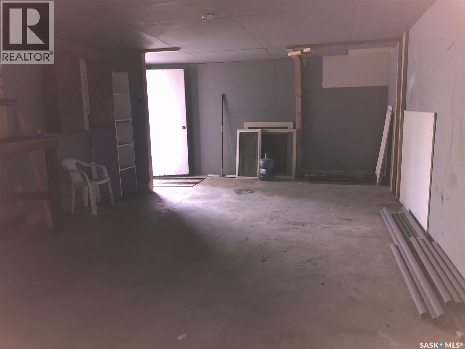 303 Fourth Avenue E, Canora, SK - Indoor Photo Showing Other Room