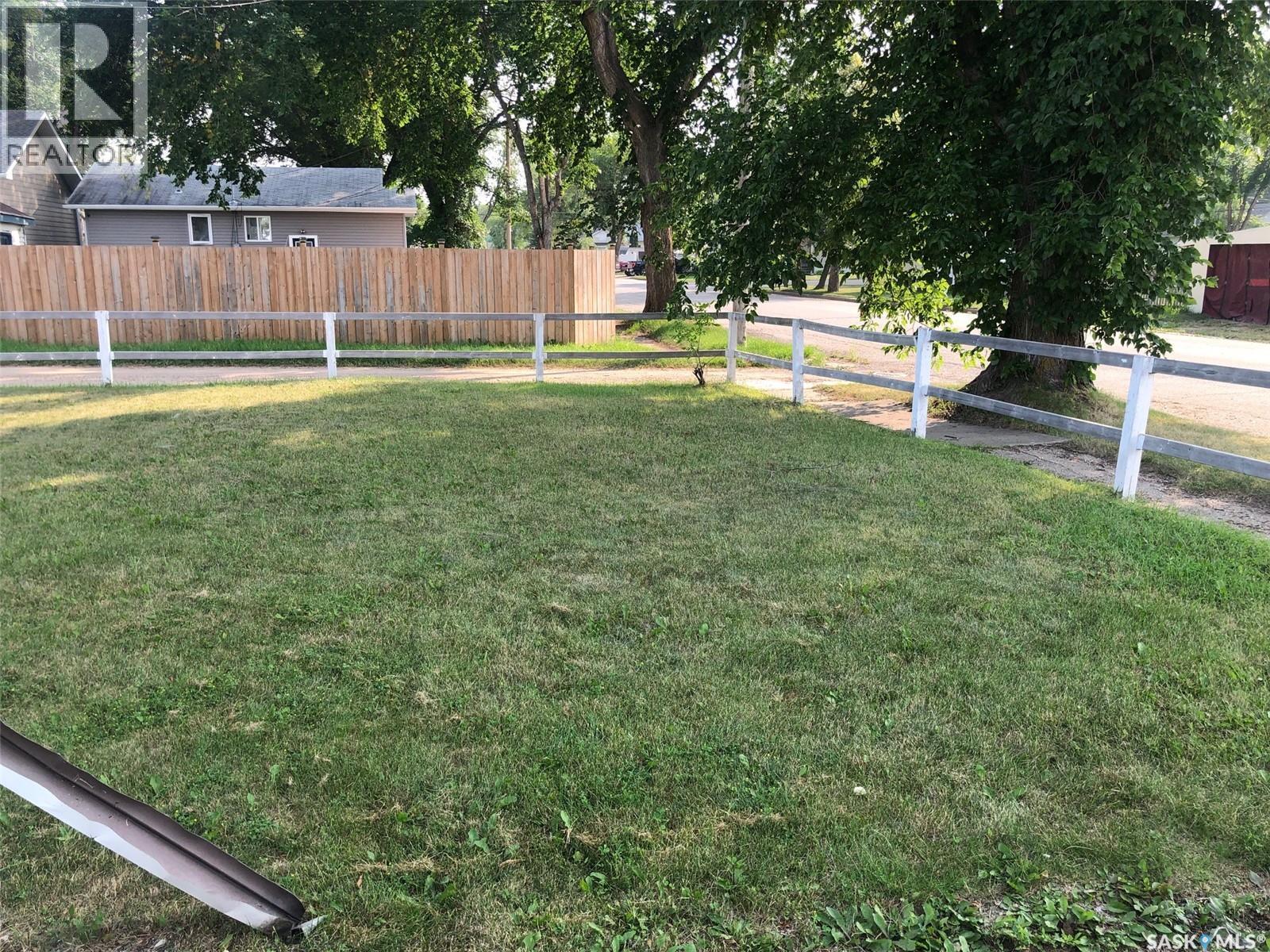 303 Fourth Avenue E, Canora, SK - Outdoor