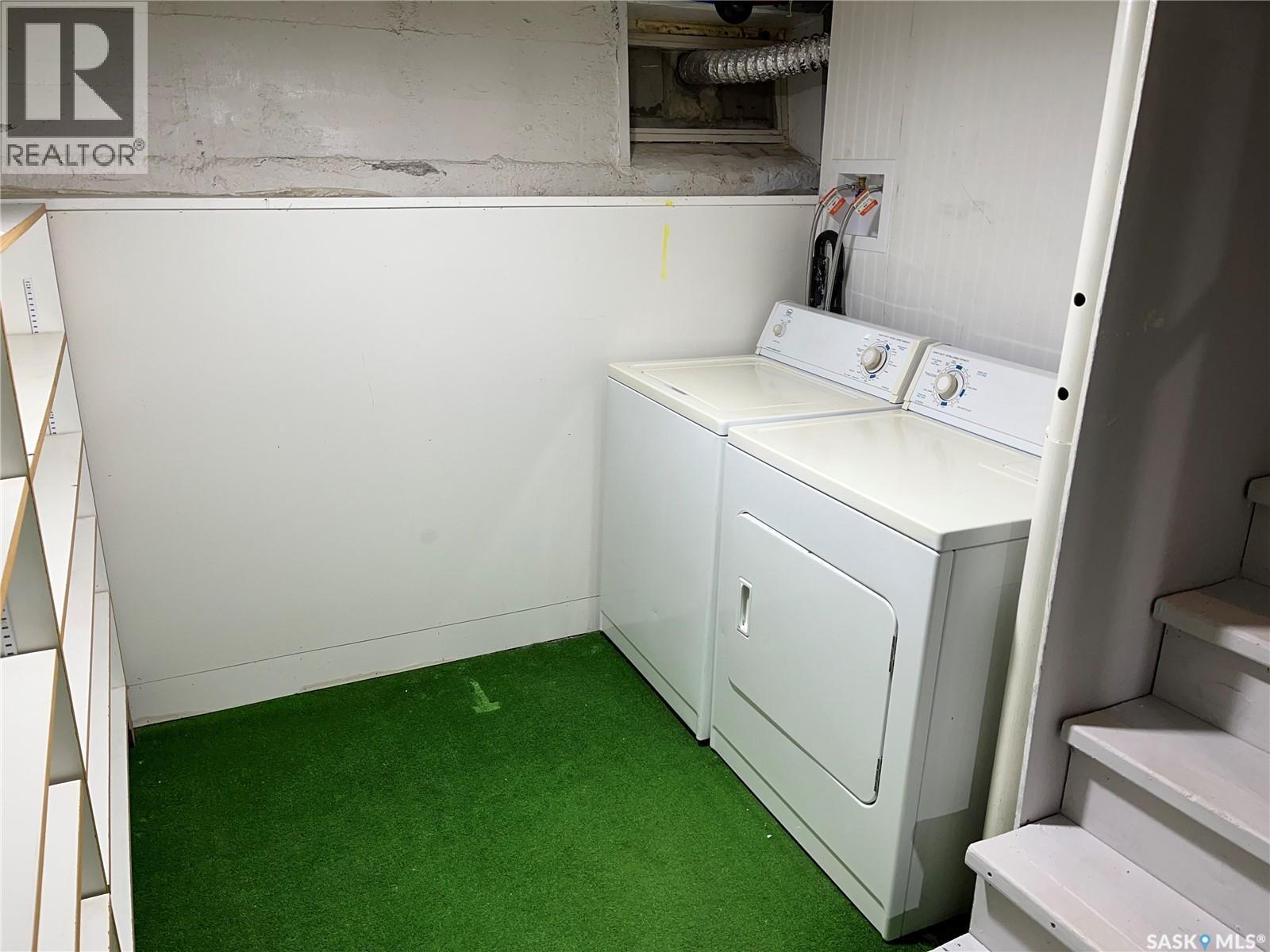 103 4Th Avenue E, Lafleche, SK - Indoor Photo Showing Laundry Room