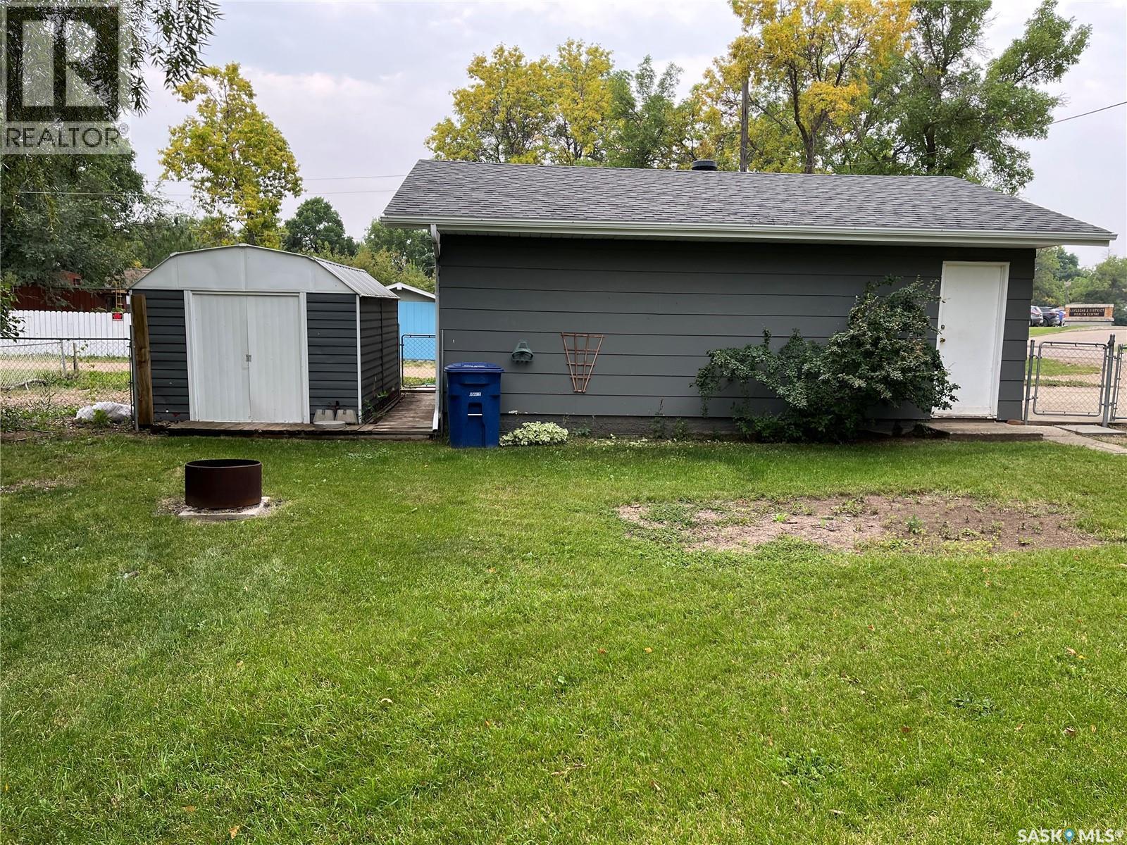 103 4Th Avenue E, Lafleche, SK - Outdoor