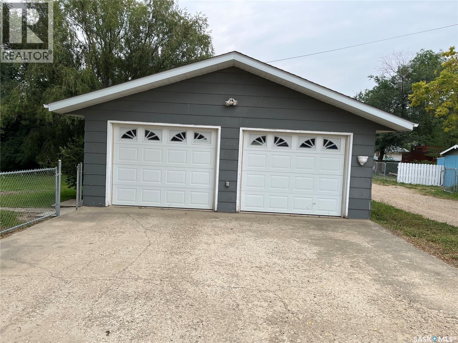 103 4Th Avenue E, Lafleche, SK - Outdoor With Exterior