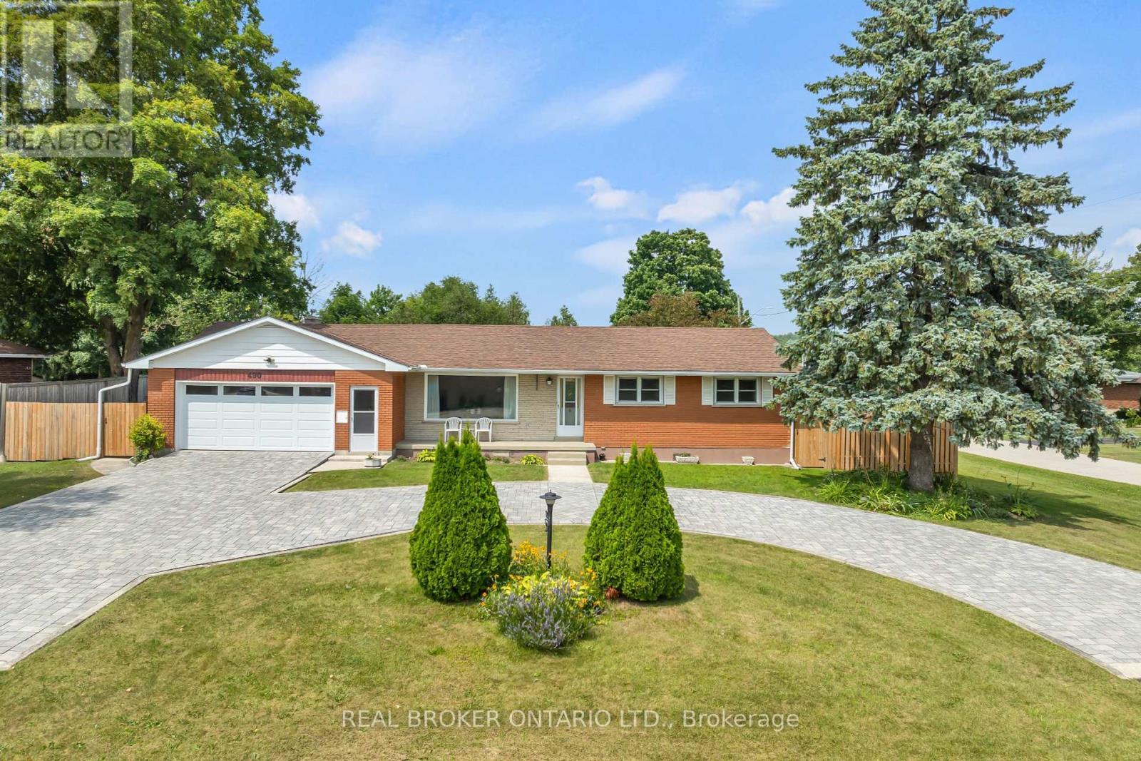 490 Saddler Street E, West Grey, ON - Outdoor