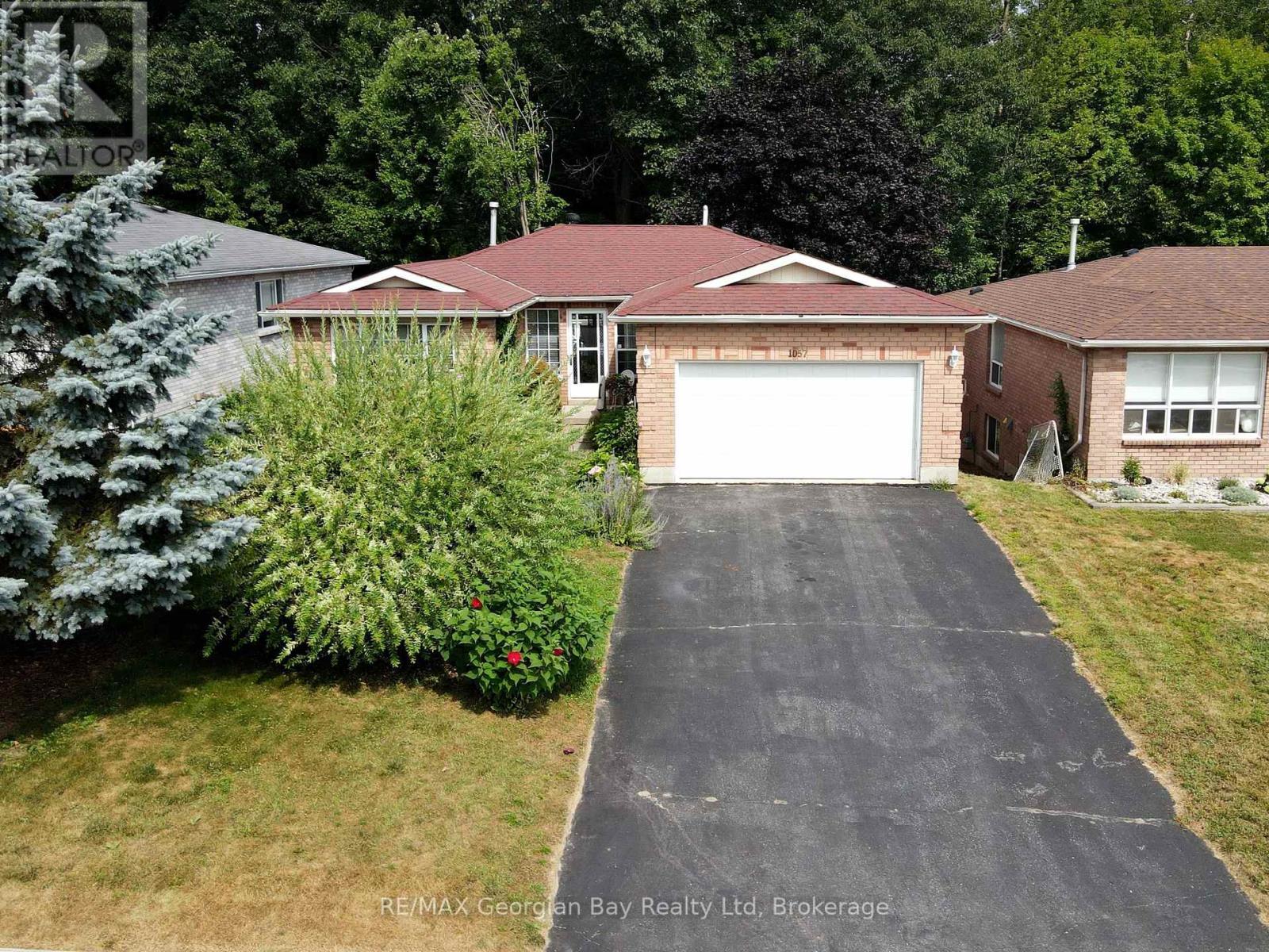 1057 Dina Crescent, Midland, ON - Outdoor