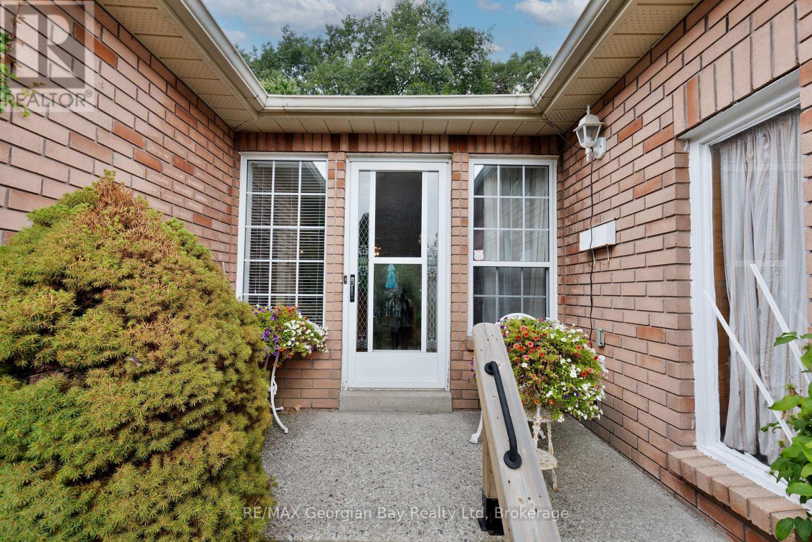 1057 Dina Crescent, Midland, ON - Outdoor