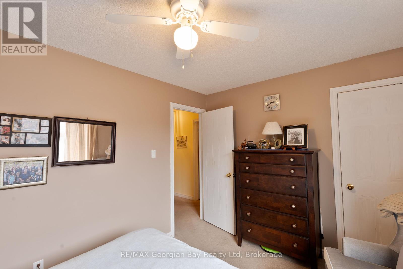 1057 Dina Crescent, Midland, ON - Indoor Photo Showing Bedroom