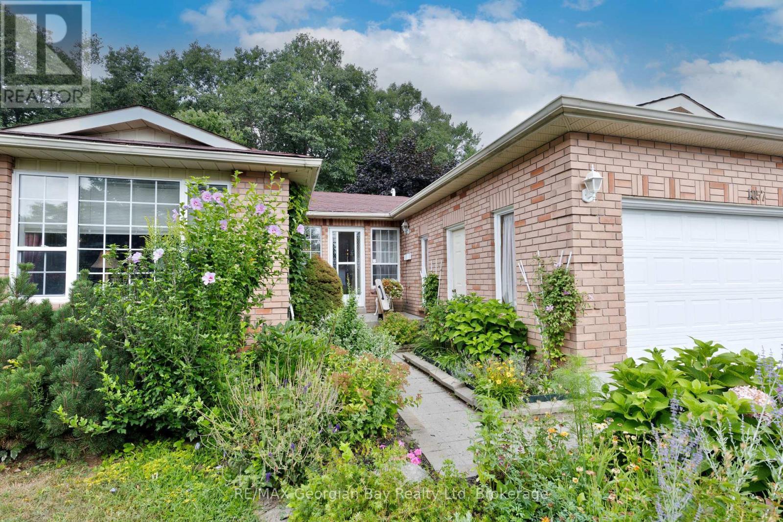 1057 Dina Crescent, Midland, ON - Outdoor