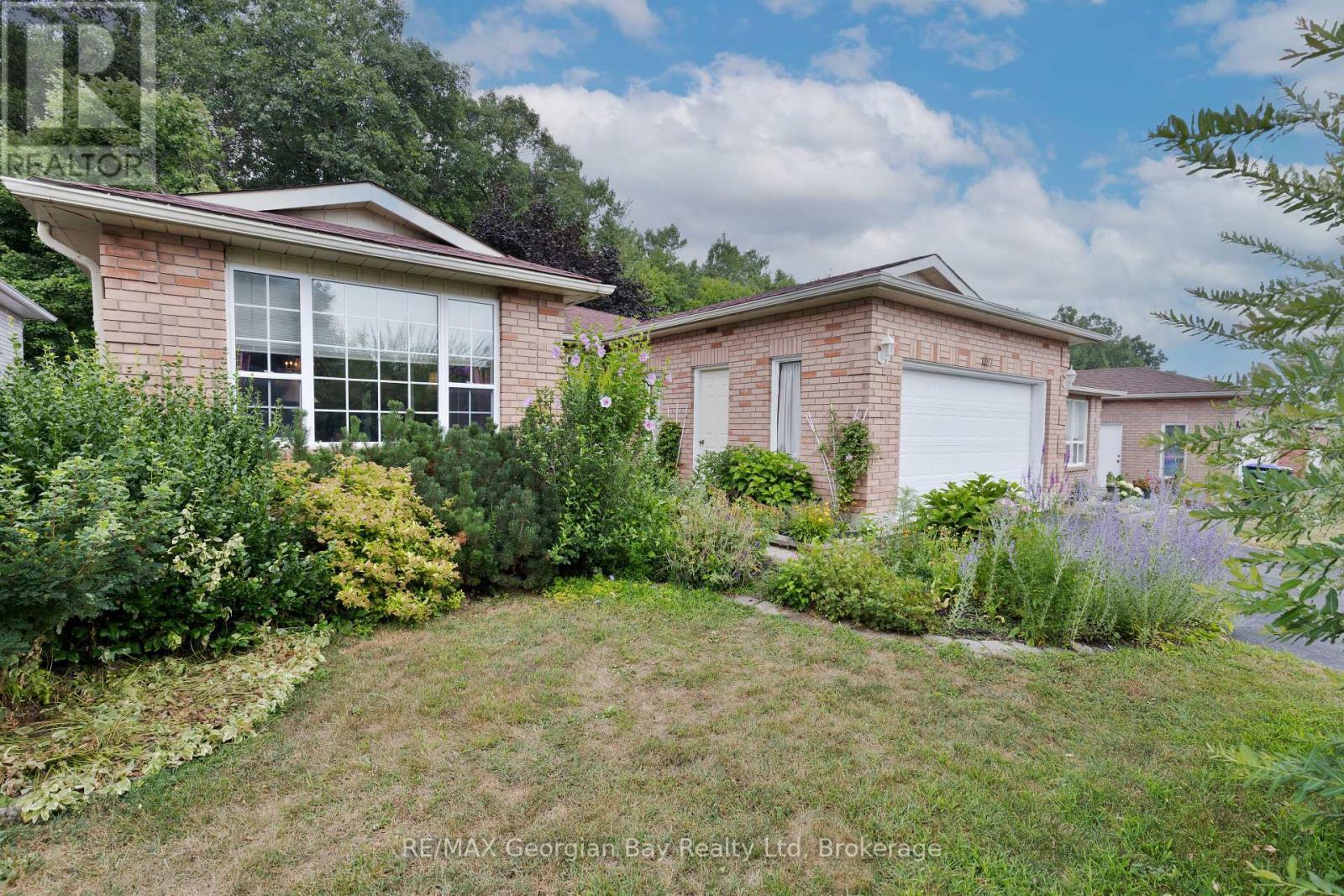 1057 Dina Crescent, Midland, ON - Outdoor