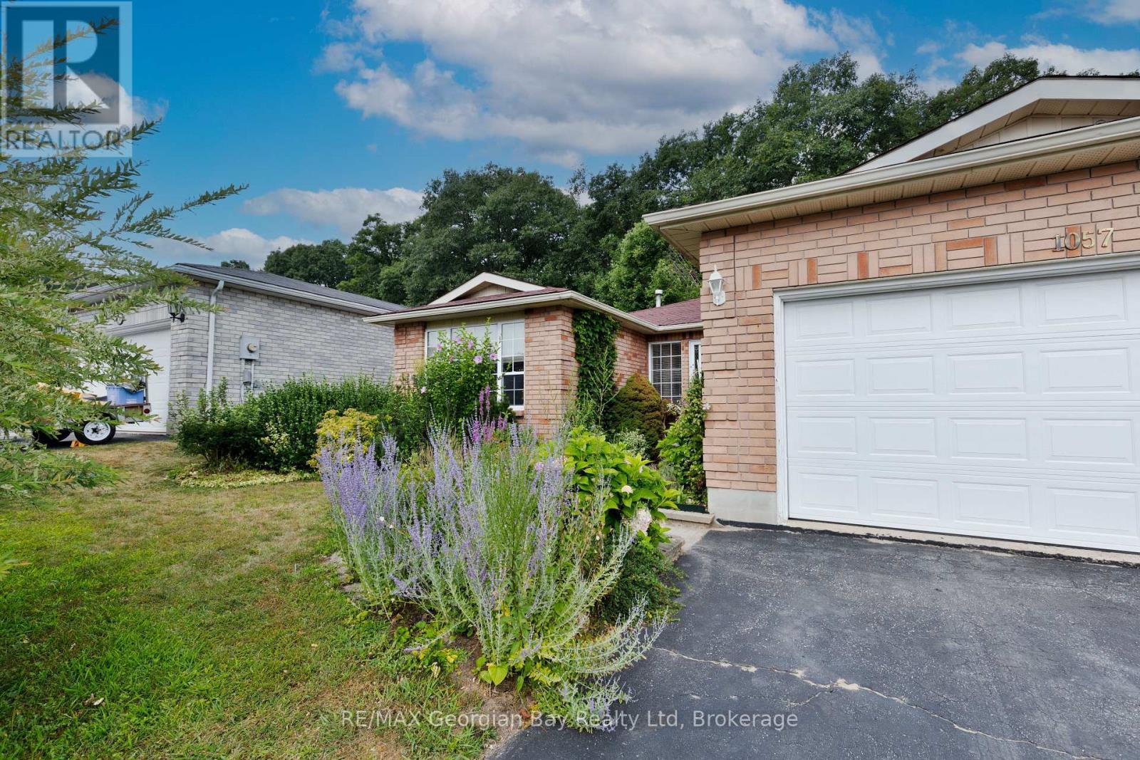1057 Dina Crescent, Midland, ON - Outdoor