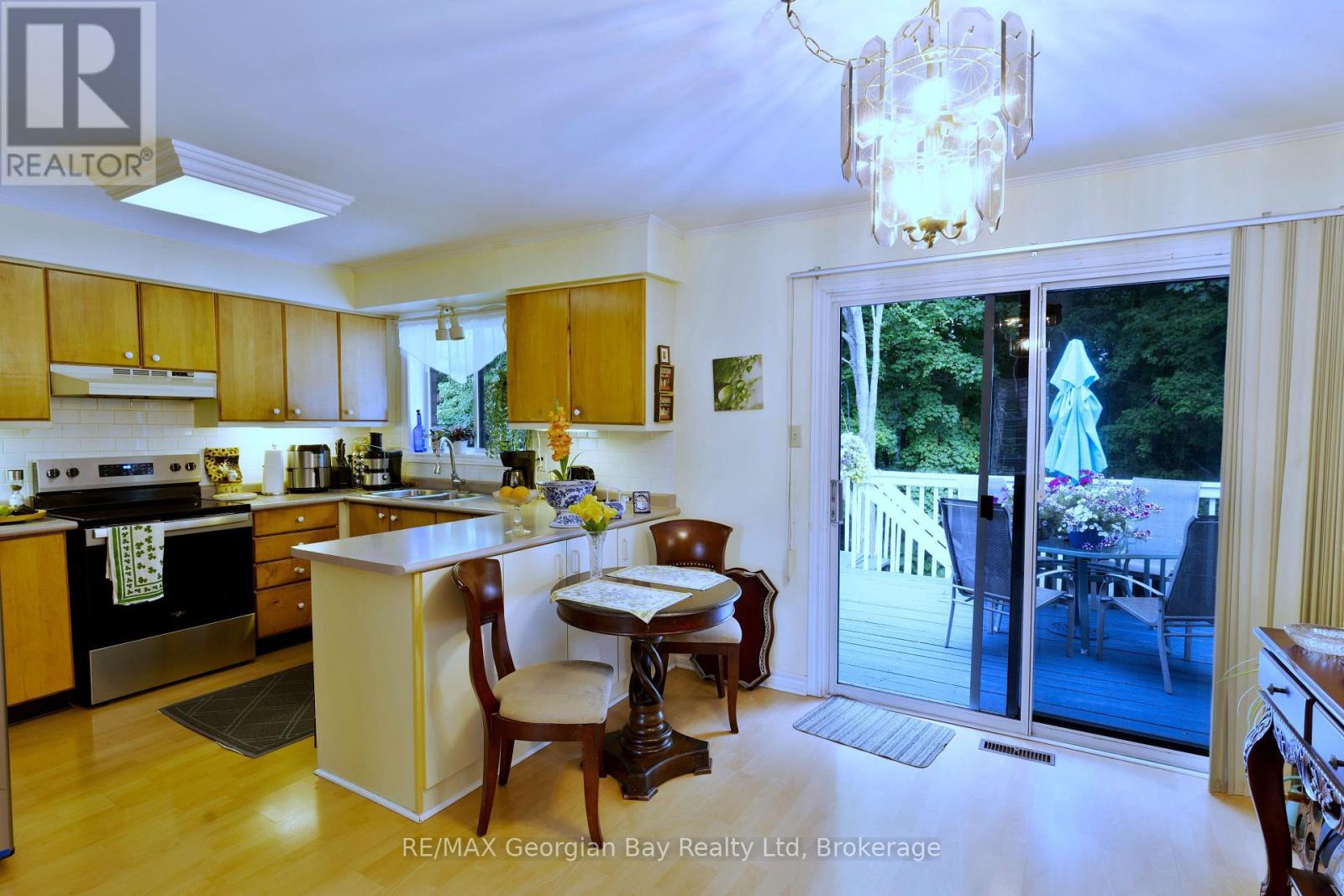 1057 Dina Crescent, Midland, ON - Indoor Photo Showing Kitchen With Double Sink