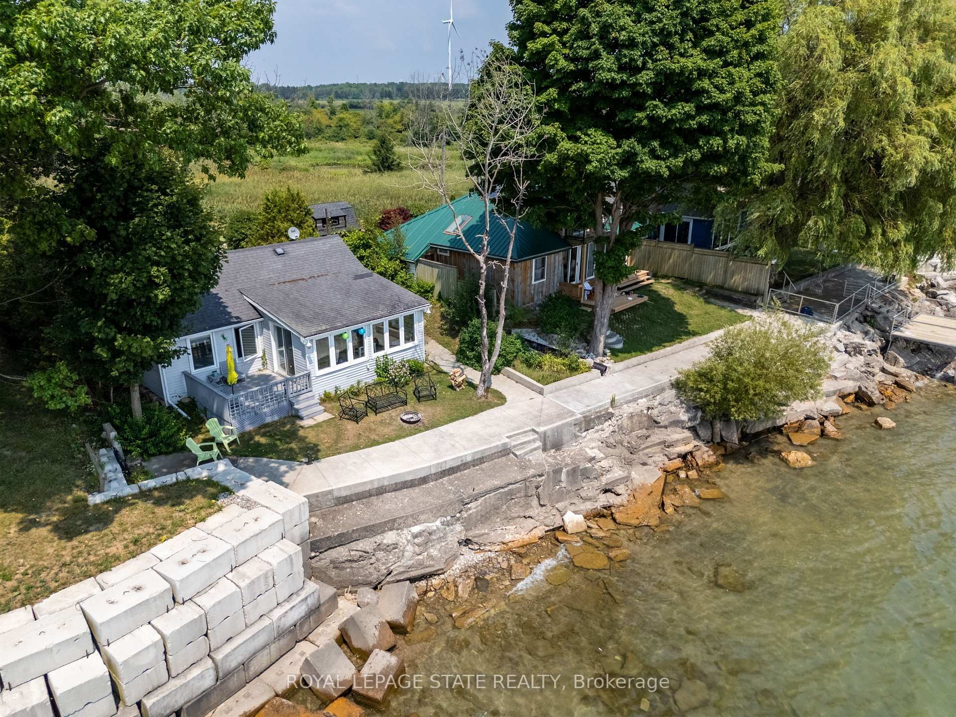 2110 Lakeshore Road, Haldimand, ON - Outdoor