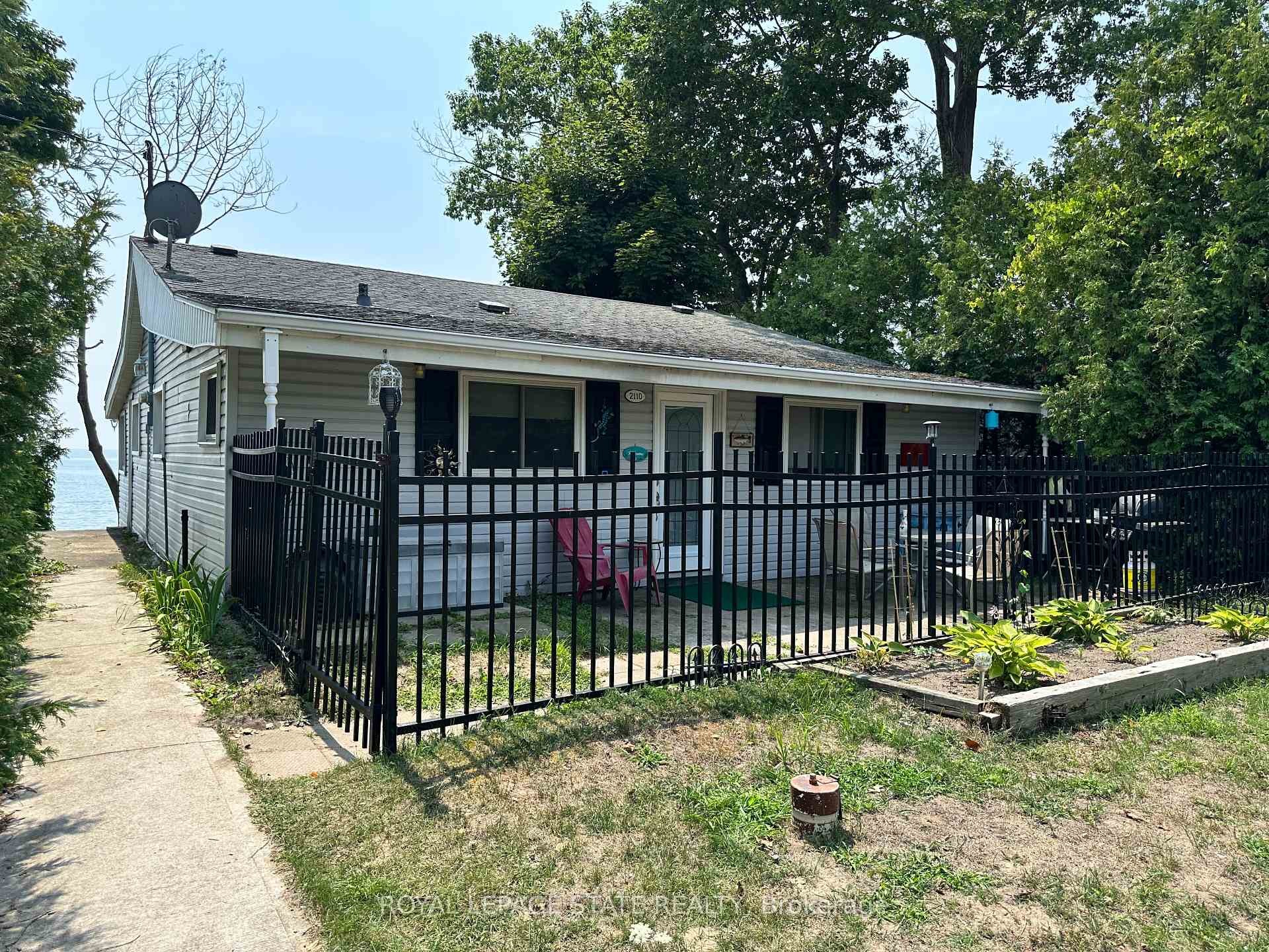 2110 Lakeshore Road, Haldimand, ON - Outdoor