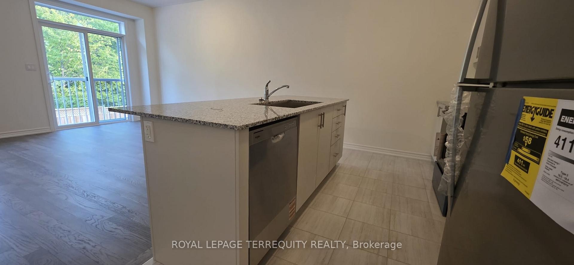69 Hillcroft Way, Kawartha Lakes, ON - Indoor Photo Showing Kitchen
