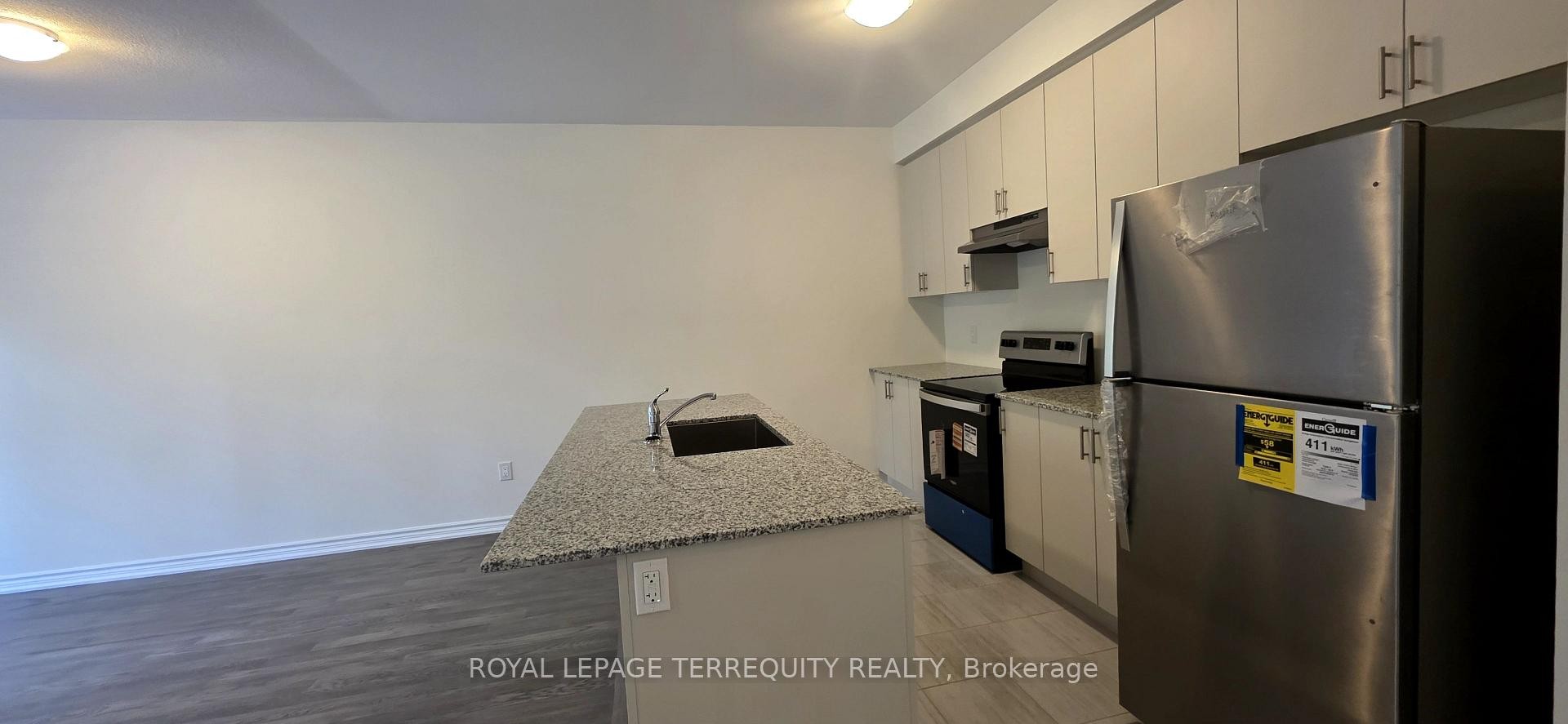 69 Hillcroft Way, Kawartha Lakes, ON - Indoor Photo Showing Kitchen