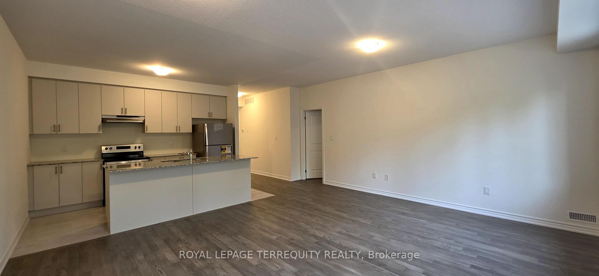69 Hillcroft Way, Kawartha Lakes, ON - Indoor Photo Showing Kitchen With Double Sink