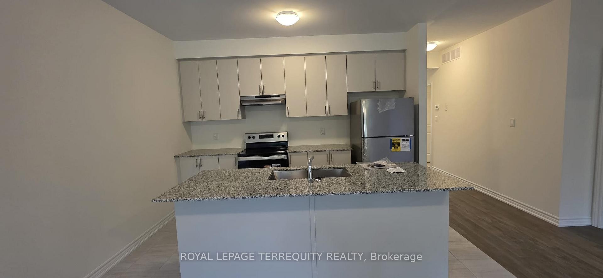 69 Hillcroft Way, Kawartha Lakes, ON - Indoor Photo Showing Kitchen With Upgraded Kitchen