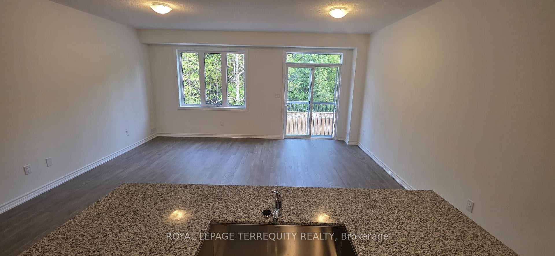 69 Hillcroft Way, Kawartha Lakes, ON - Indoor Photo Showing Other Room