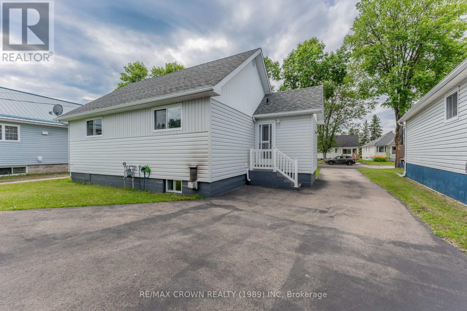 31 King Street, Kapuskasing, ON - Outdoor With Exterior