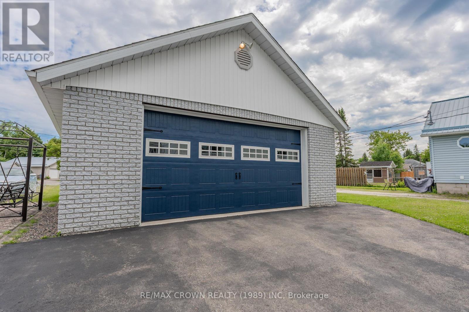 31 King Street, Kapuskasing, ON - Outdoor