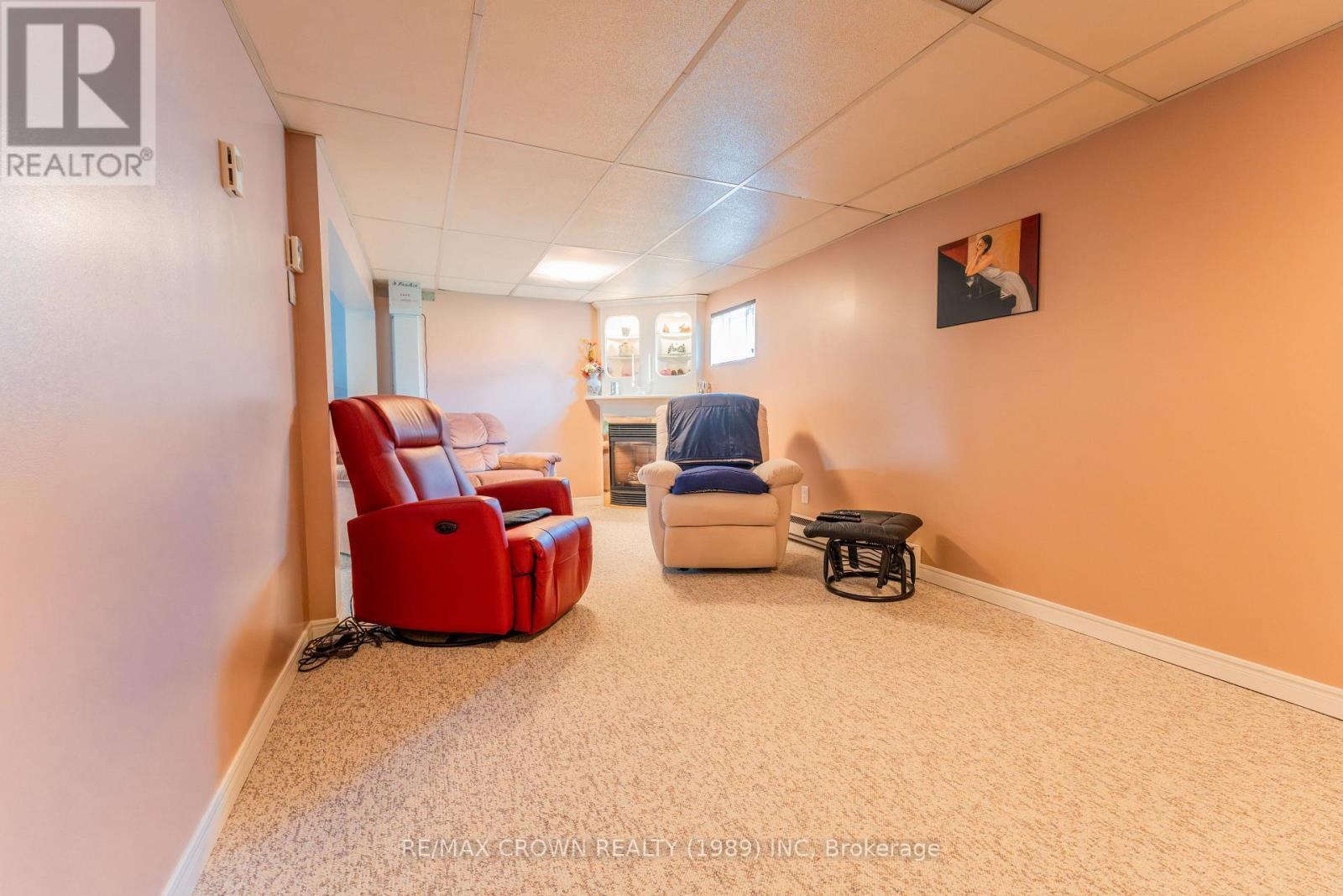 31 King Street, Kapuskasing, ON - Indoor