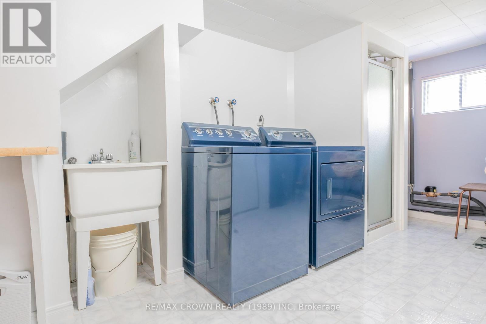31 King Street, Kapuskasing, ON - Indoor Photo Showing Laundry Room