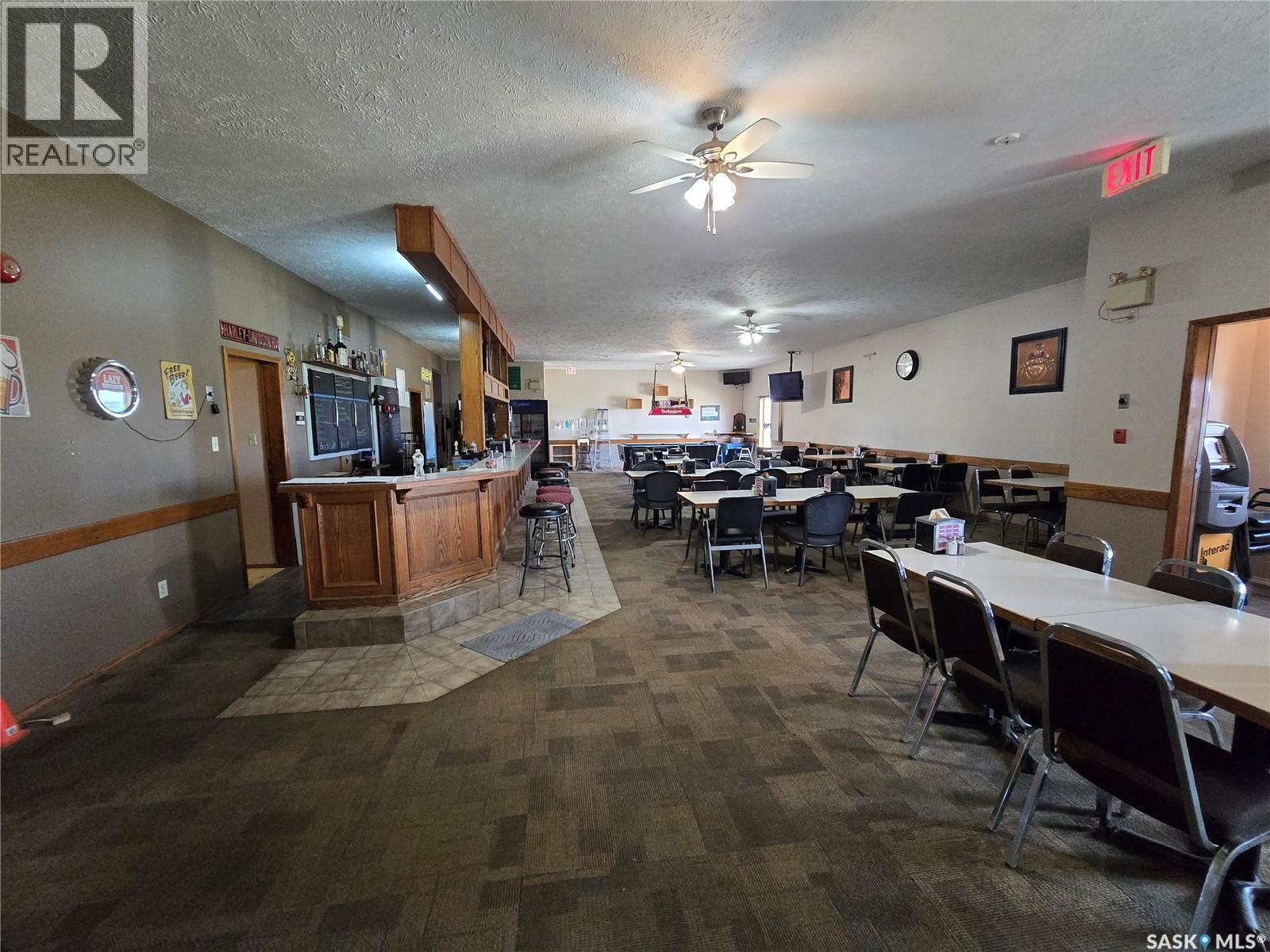 Canam Country Inn, Oungre, SK