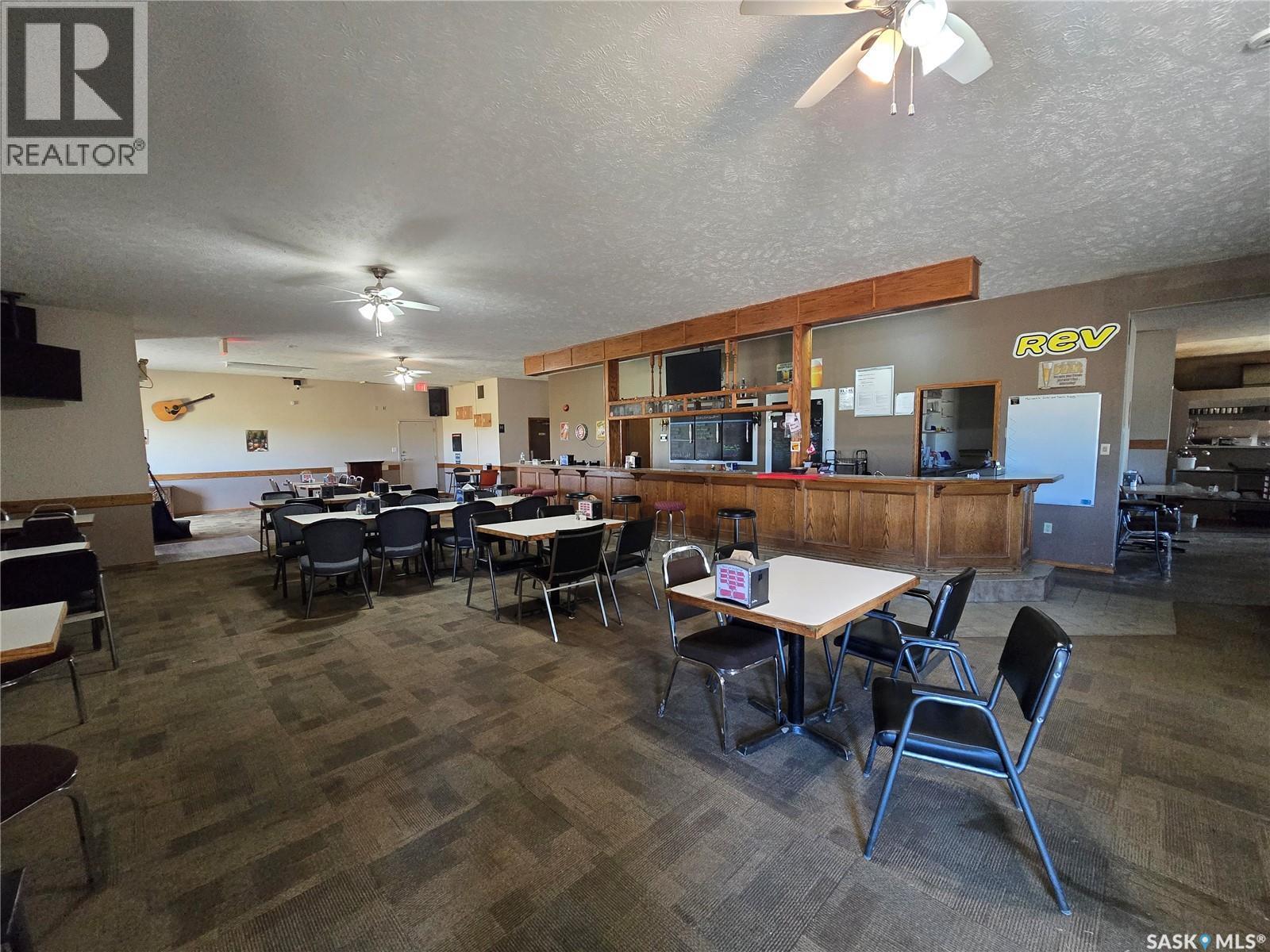 Canam Country Inn, Oungre, SK