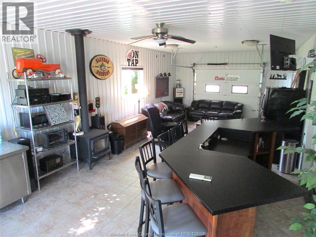 2310 Hickson Rd, Leamington, ON - Indoor