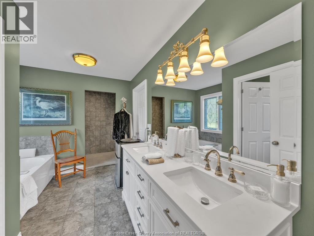 2310 Hickson Rd, Leamington, ON - Indoor Photo Showing Bathroom