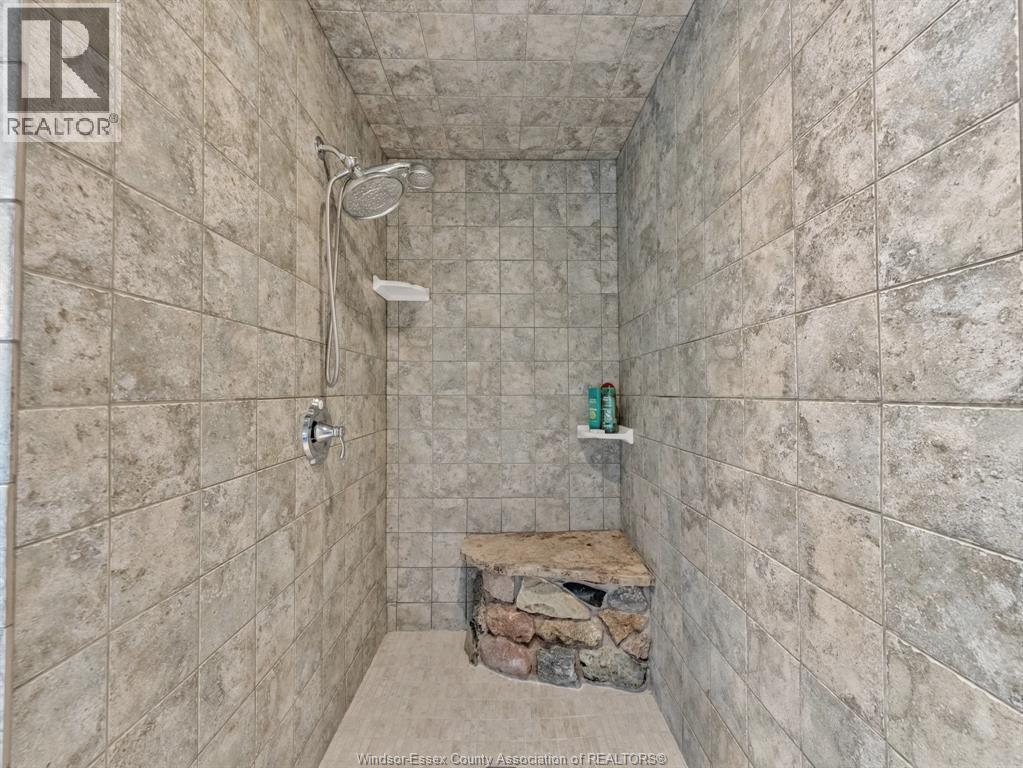2310 Hickson Rd, Leamington, ON - Indoor Photo Showing Bathroom