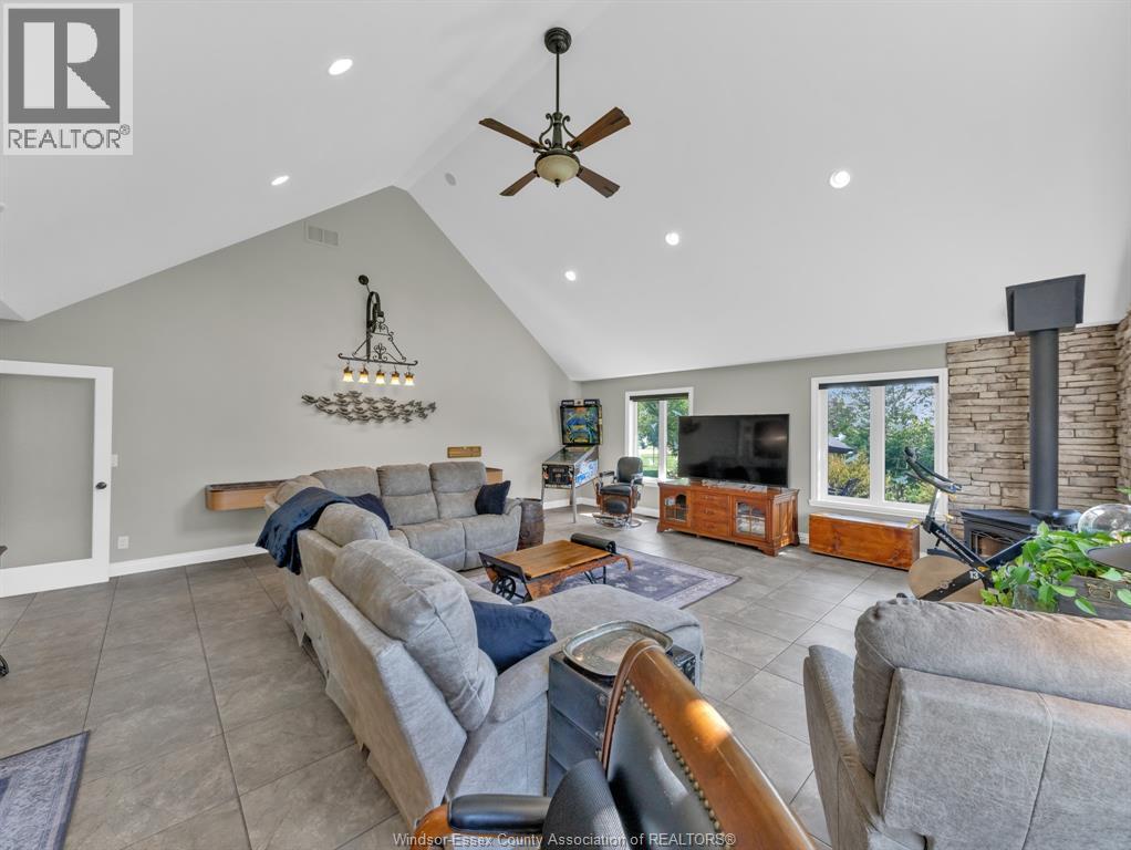 2310 Hickson Rd, Leamington, ON - Indoor Photo Showing Other Room