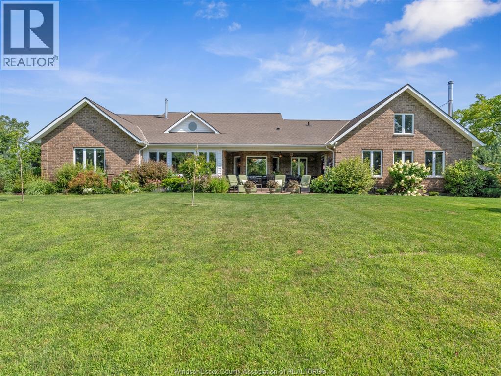 2310 Hickson Rd, Leamington, ON - Outdoor With Facade