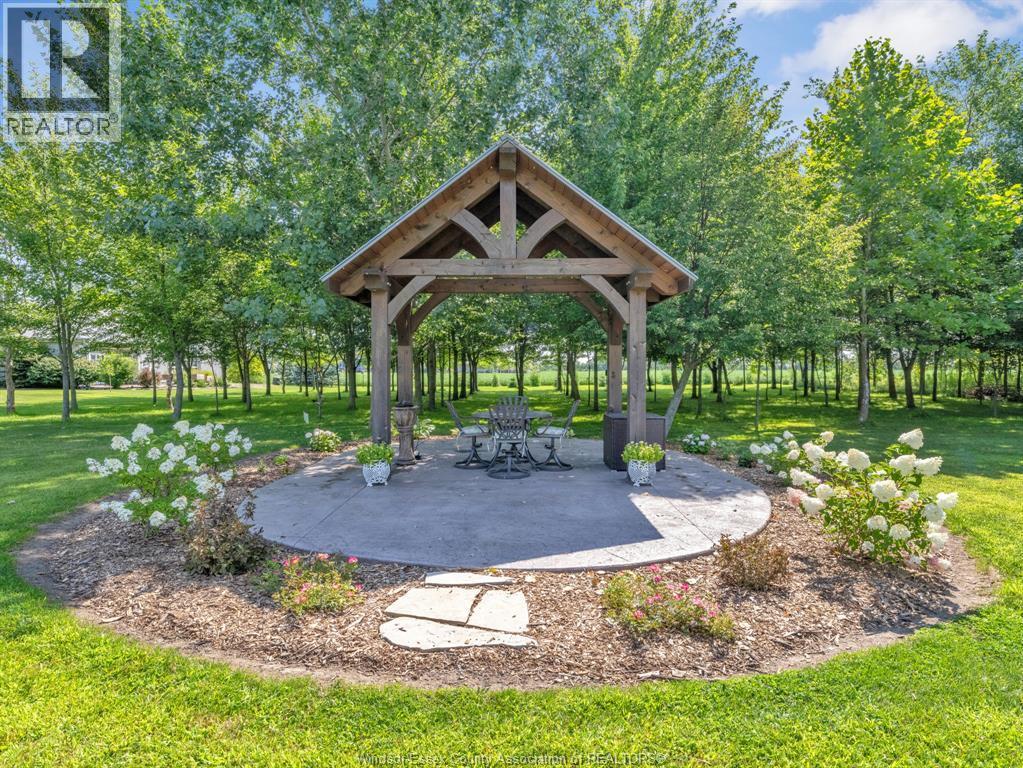 2310 Hickson Rd, Leamington, ON - Outdoor With Backyard