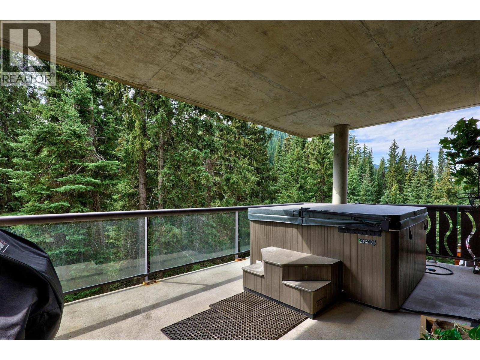 3270 Village Way Unit# 304, Sun Peaks, BC - Outdoor With Exterior