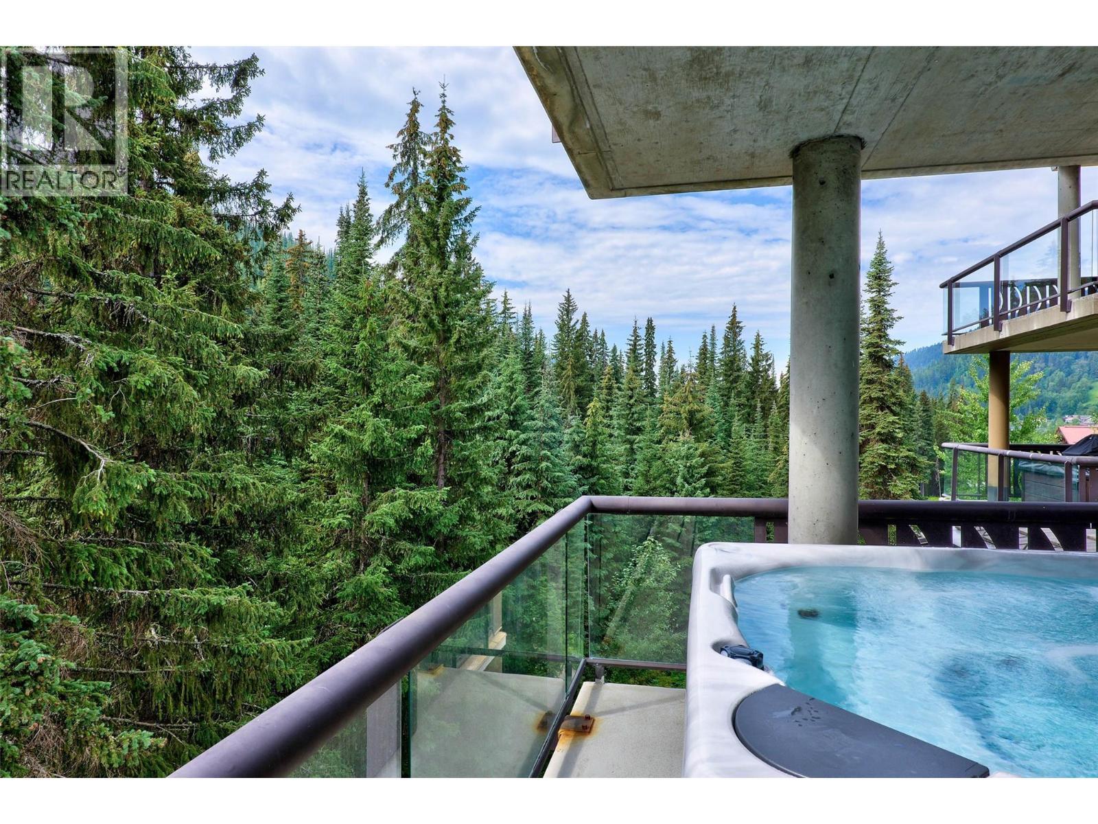 3270 Village Way Unit# 304, Sun Peaks, BC - Outdoor