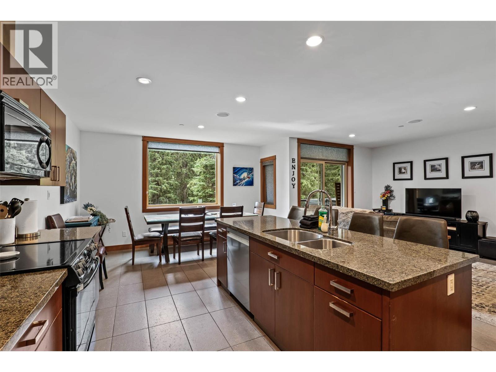 3270 Village Way Unit# 304, Sun Peaks, BC - Indoor Photo Showing Kitchen With Double Sink