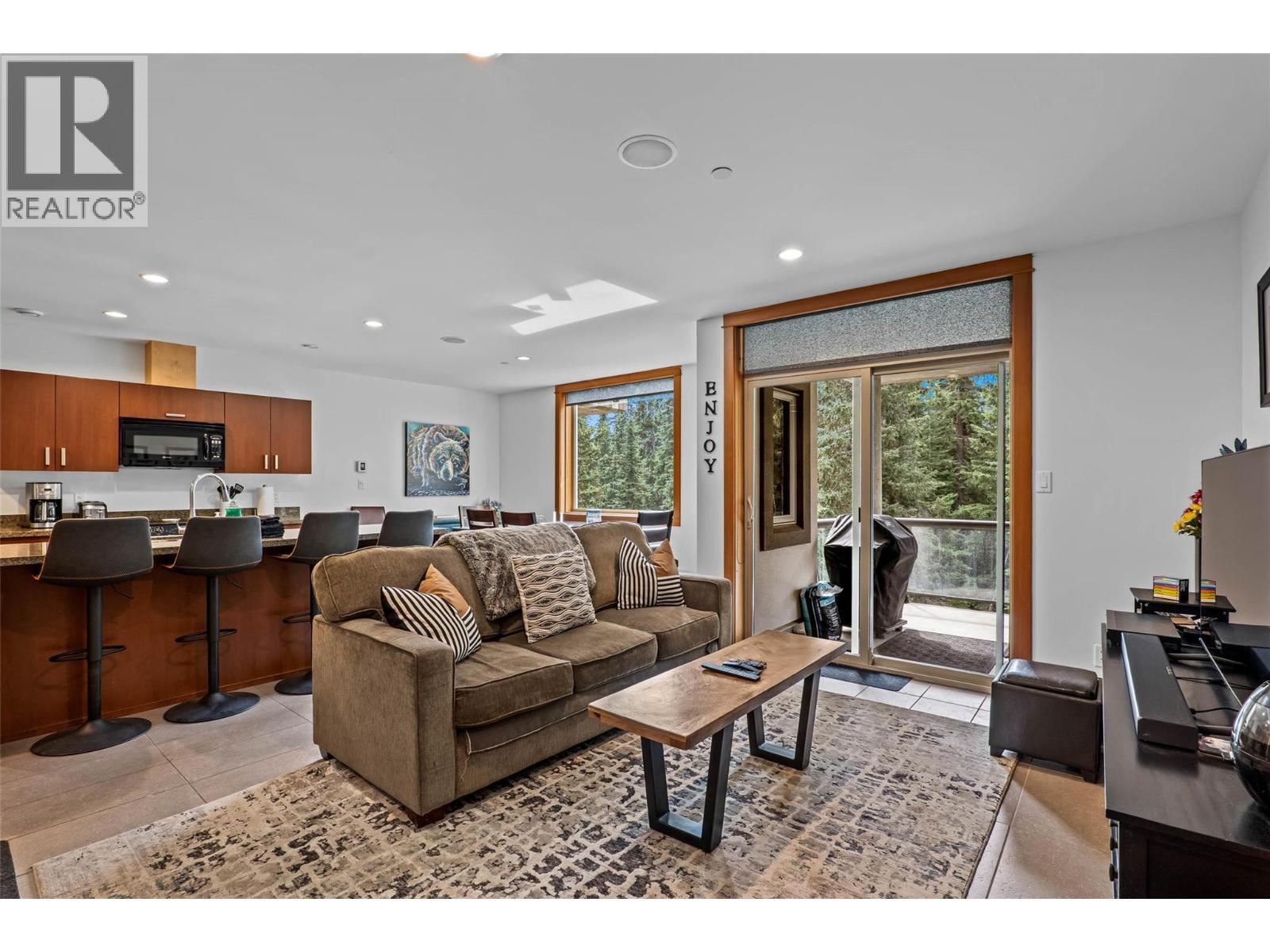 3270 Village Way Unit# 304, Sun Peaks, BC - Indoor Photo Showing Other Room