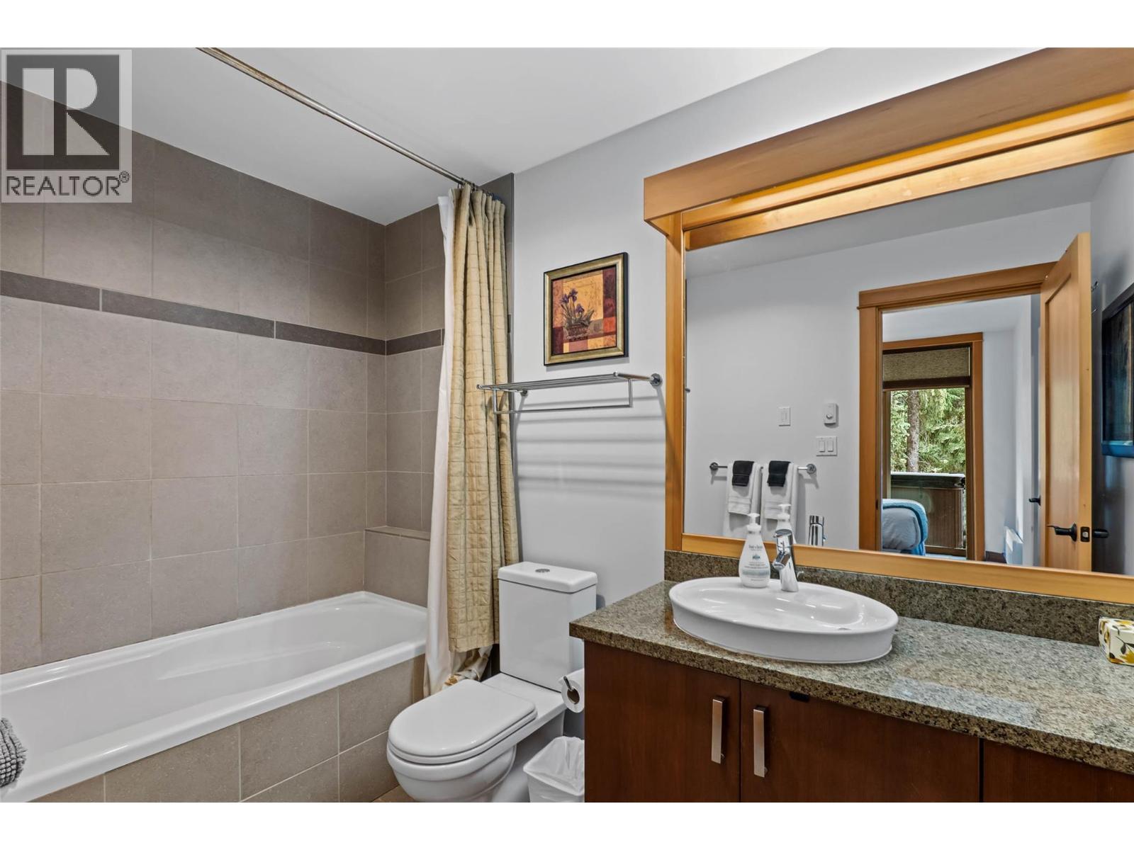 3270 Village Way Unit# 304, Sun Peaks, BC - Indoor Photo Showing Bathroom