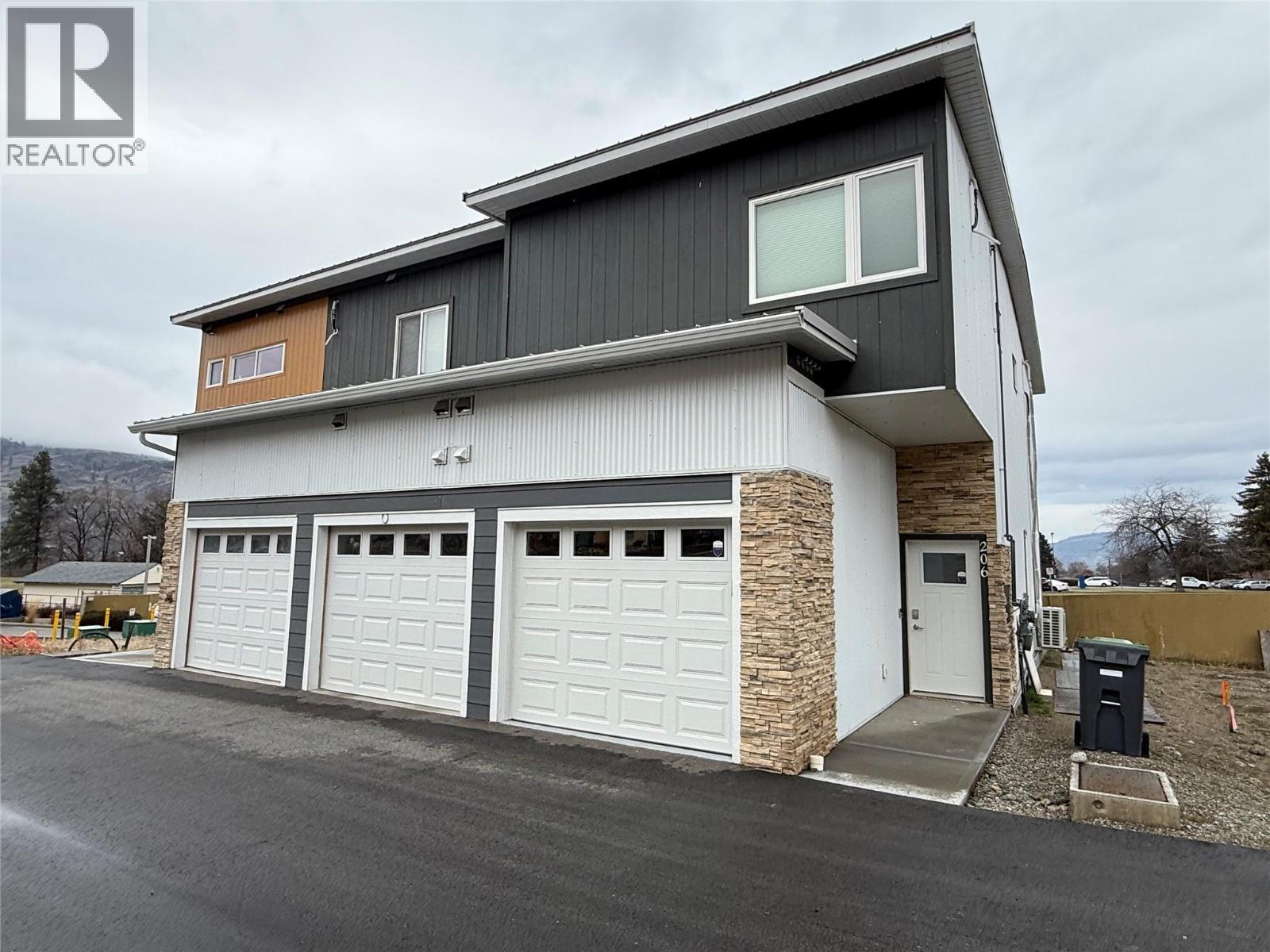 937 Spillway Road Unit# 204, Oliver, BC - Outdoor
