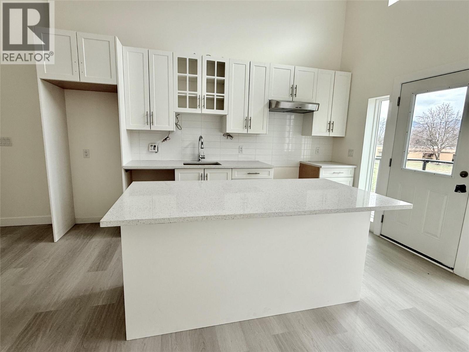 937 Spillway Road Unit# 204, Oliver, BC - Indoor Photo Showing Kitchen