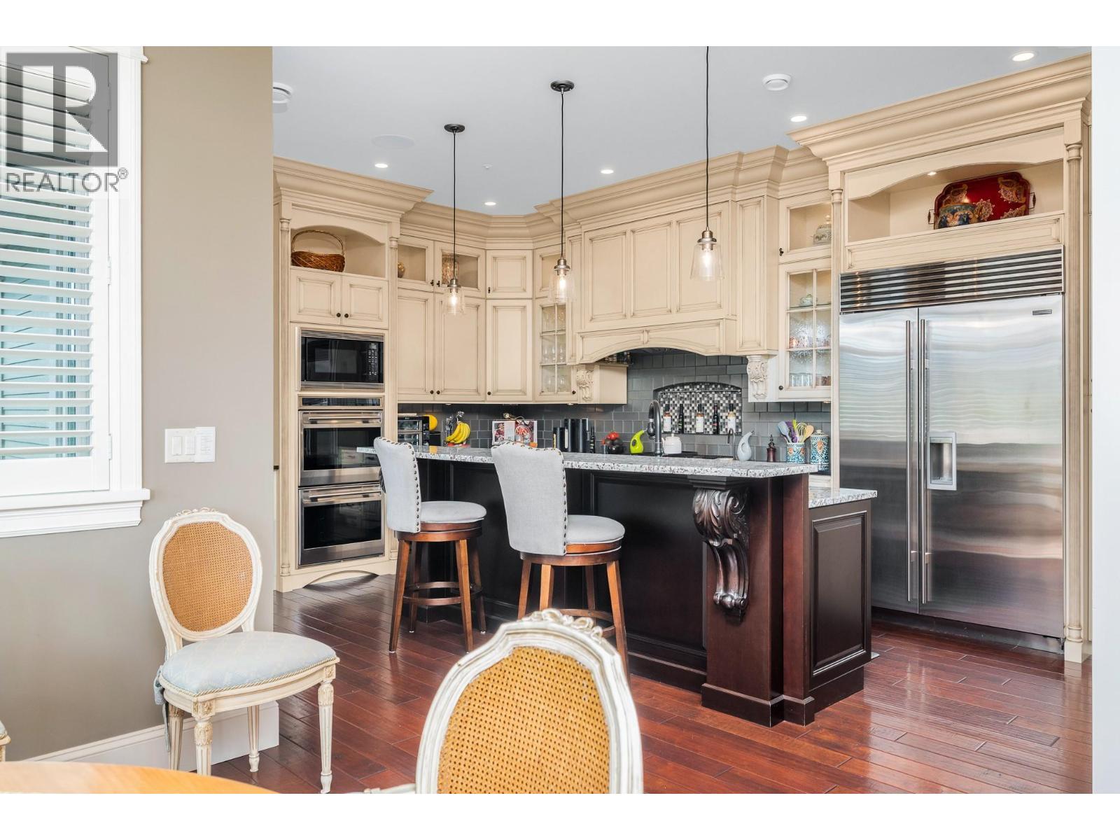 602 Falcon Point Way, Vernon, BC - Indoor Photo Showing Kitchen With Upgraded Kitchen