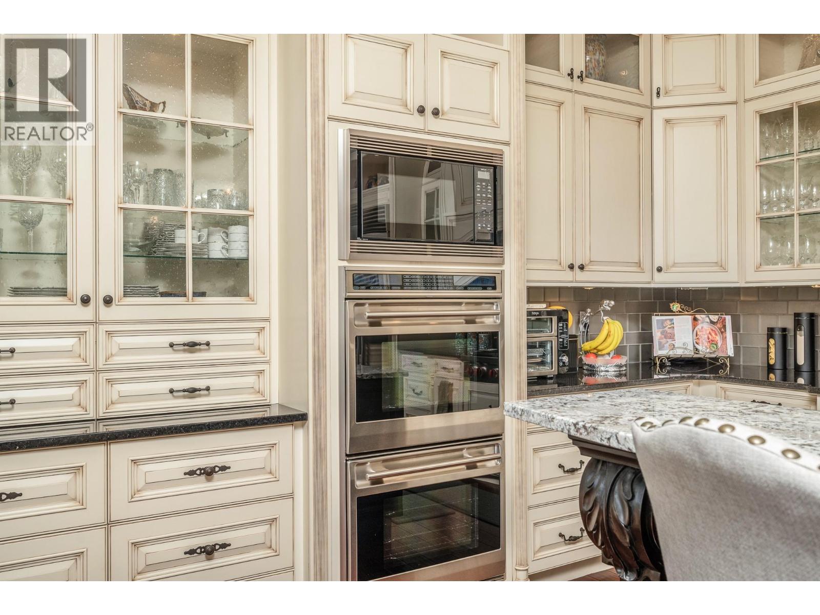 602 Falcon Point Way, Vernon, BC - Indoor Photo Showing Kitchen