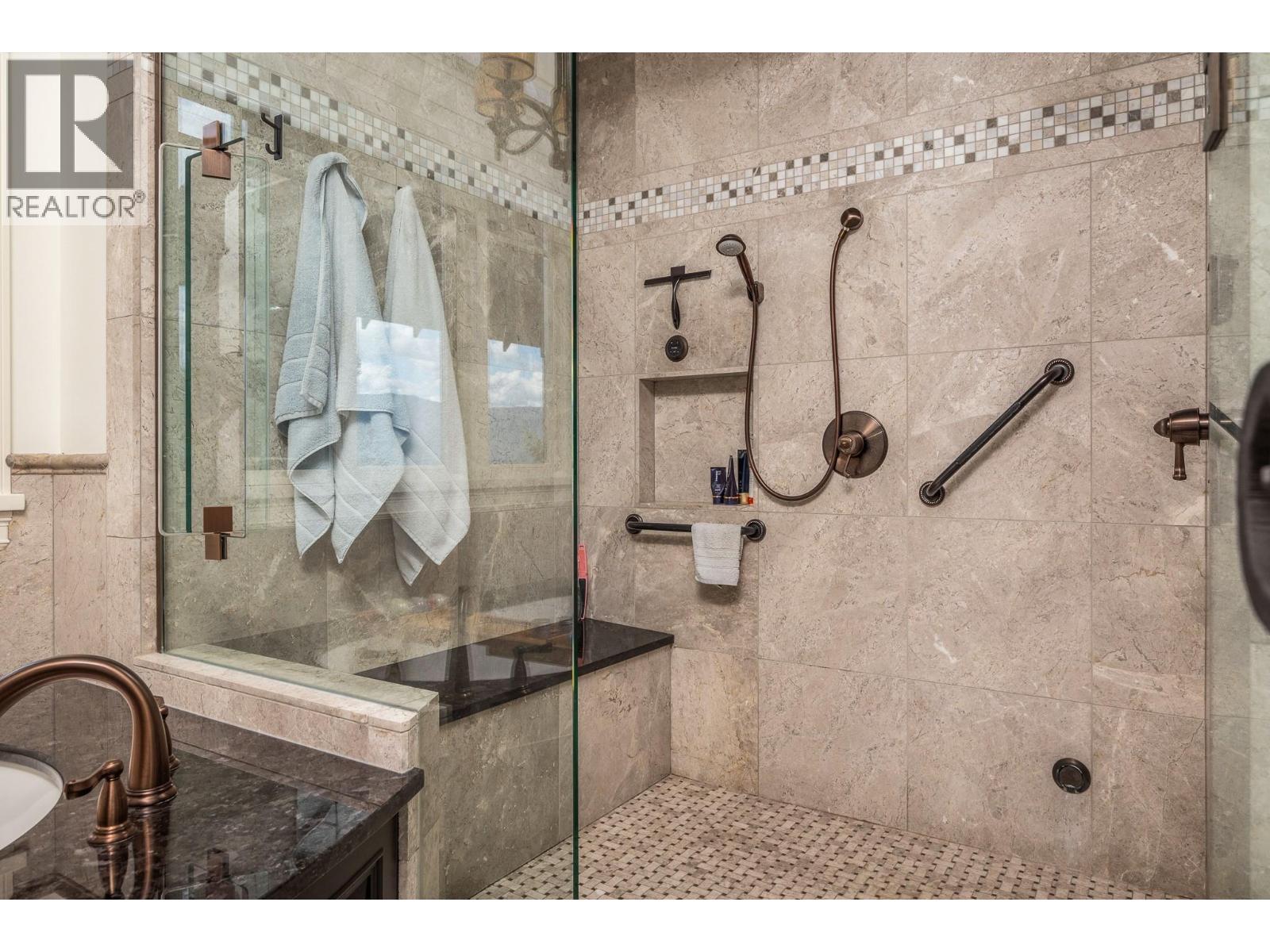 602 Falcon Point Way, Vernon, BC - Indoor Photo Showing Bathroom