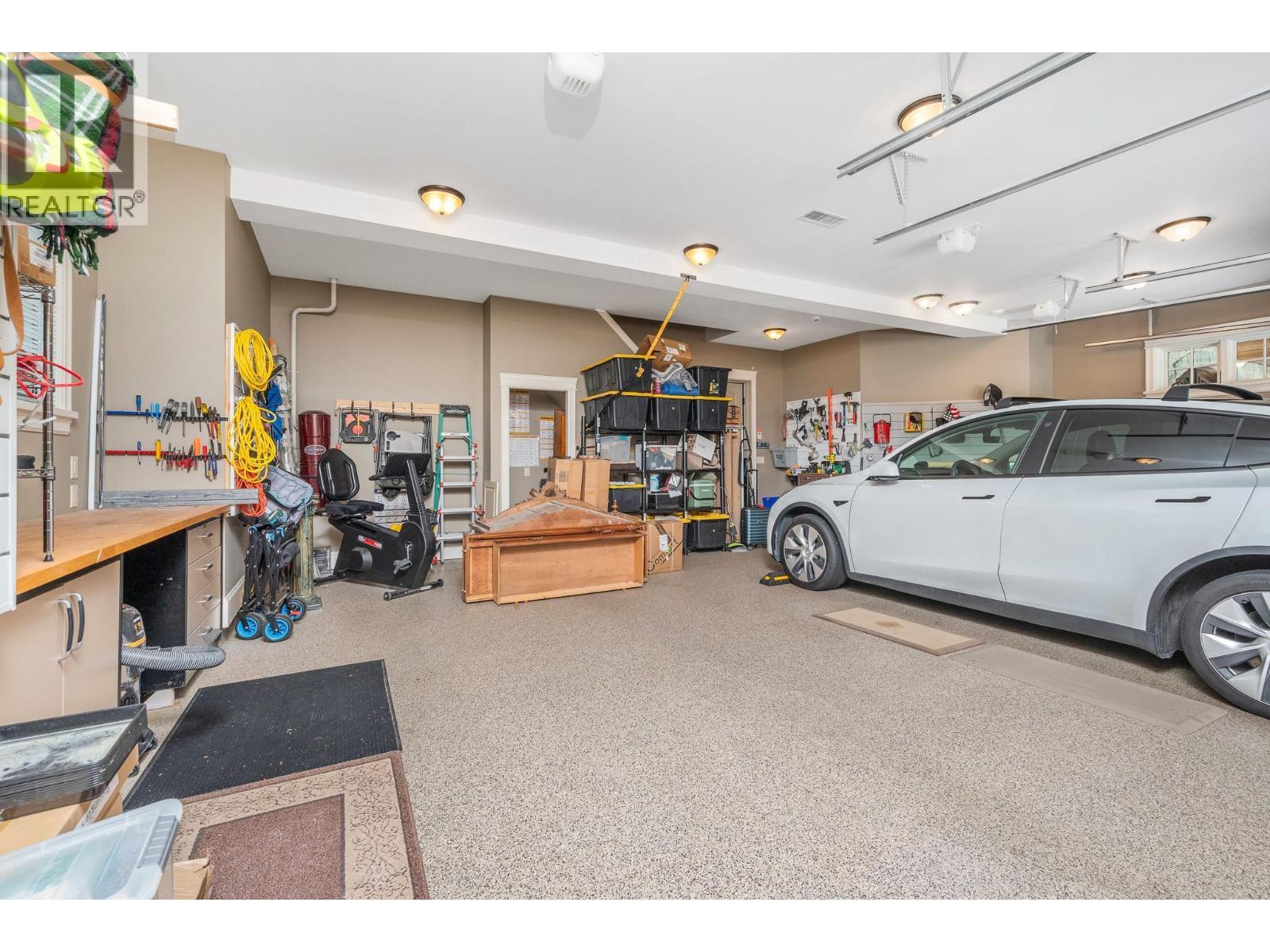 602 Falcon Point Way, Vernon, BC - Indoor Photo Showing Garage