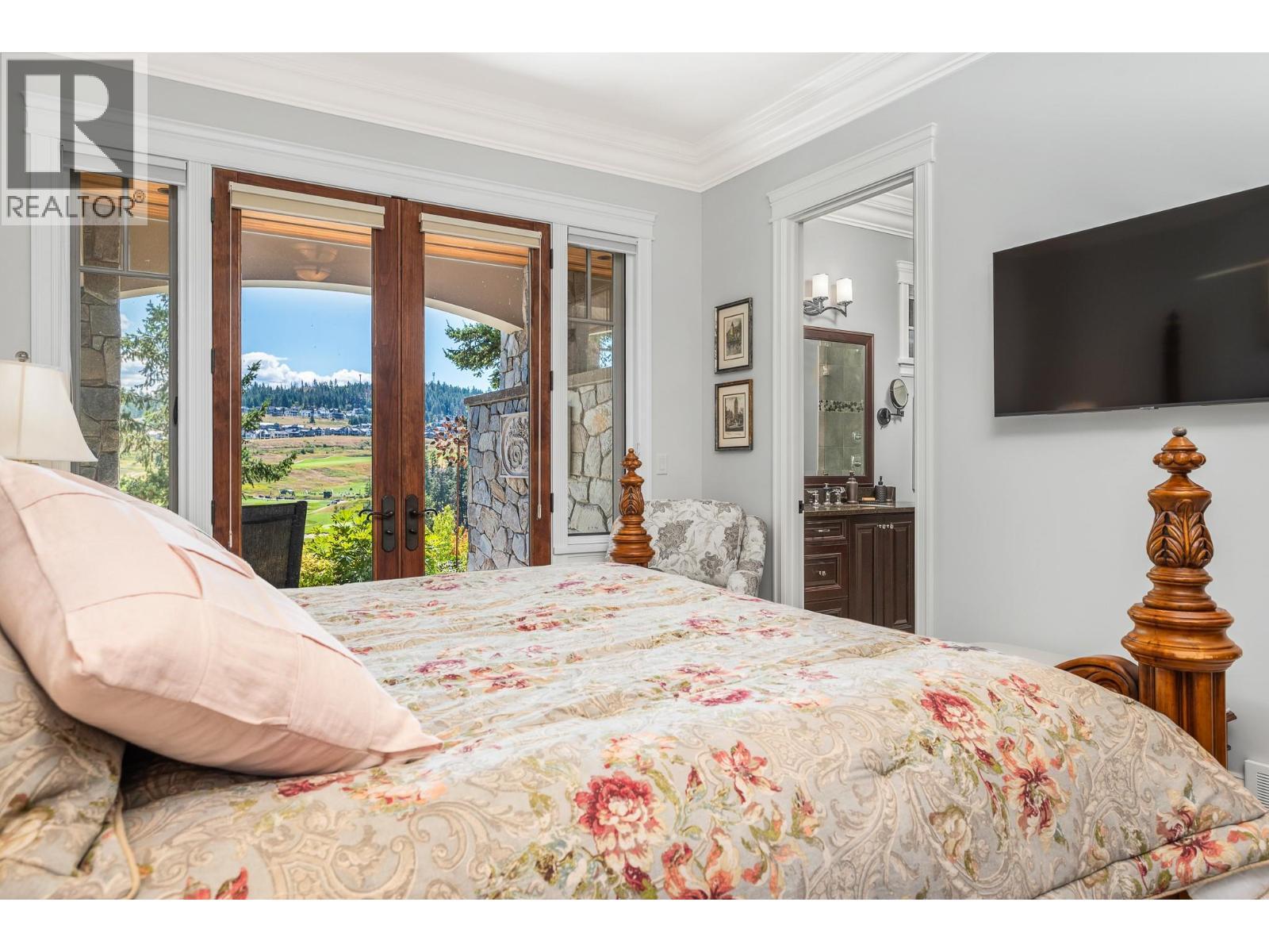 602 Falcon Point Way, Vernon, BC - Indoor Photo Showing Bedroom