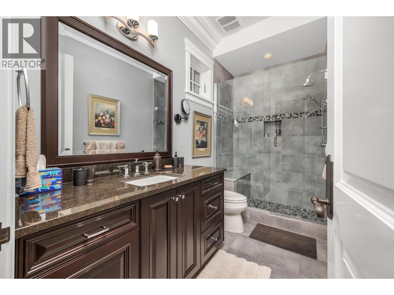 602 Falcon Point Way, Vernon, BC - Indoor Photo Showing Bathroom