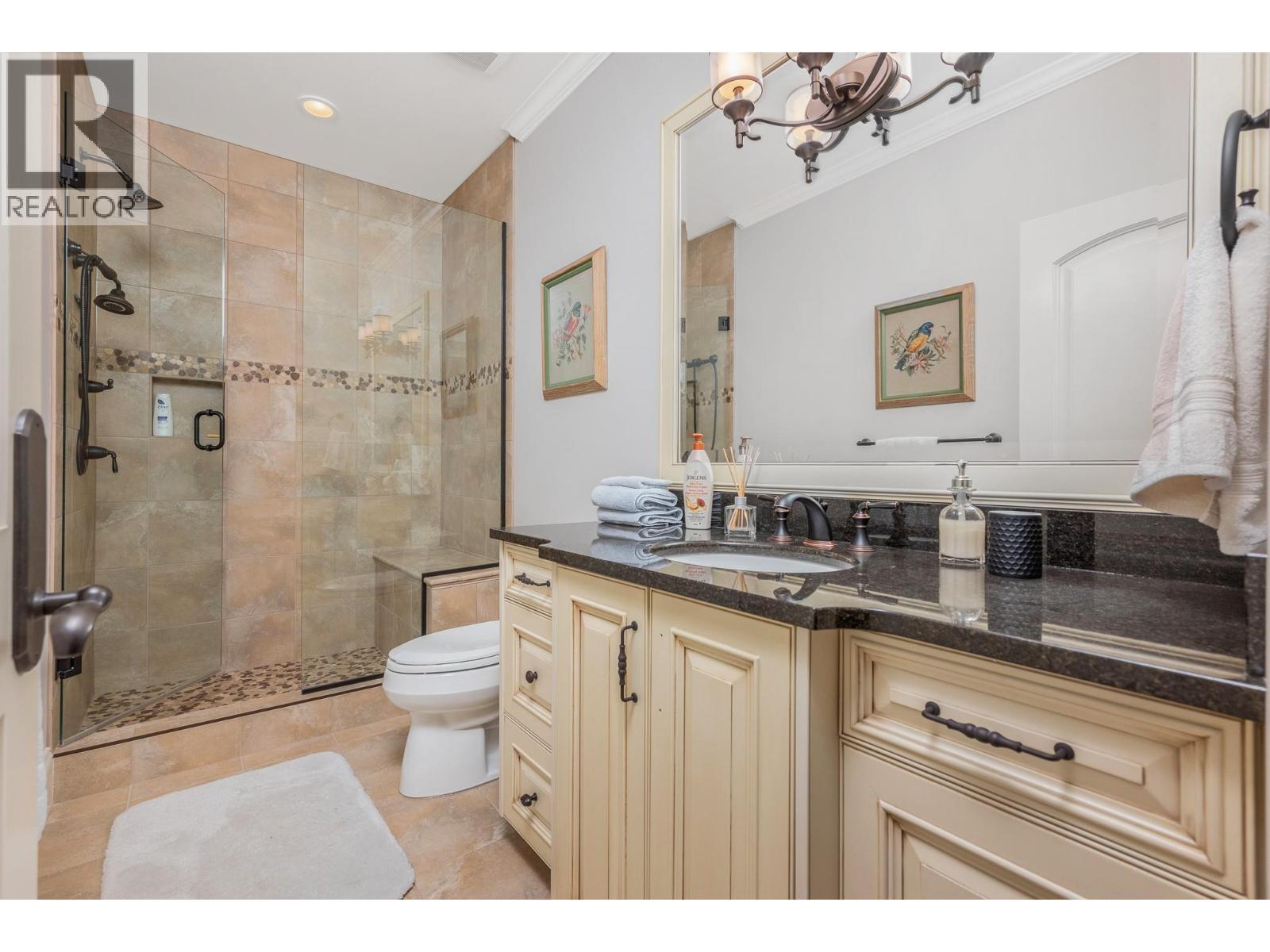 602 Falcon Point Way, Vernon, BC - Indoor Photo Showing Bathroom