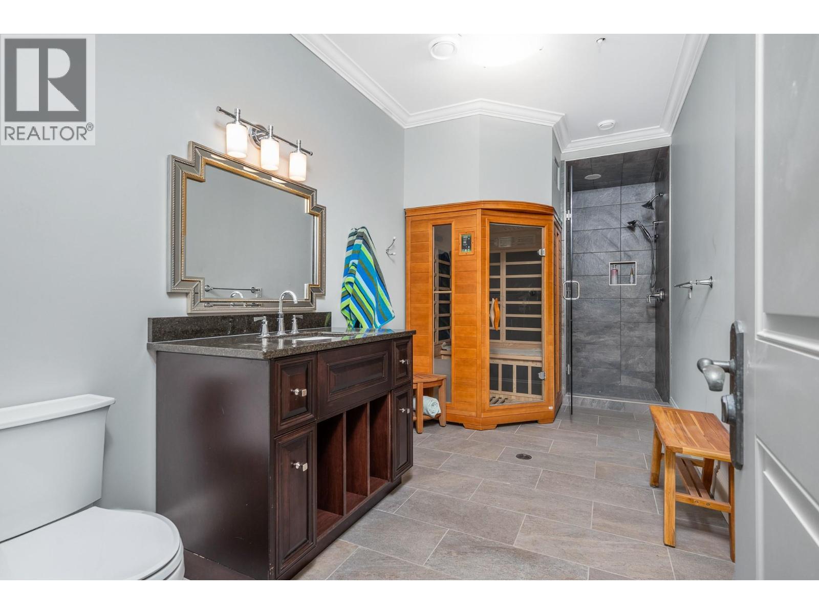 602 Falcon Point Way, Vernon, BC - Indoor Photo Showing Bathroom