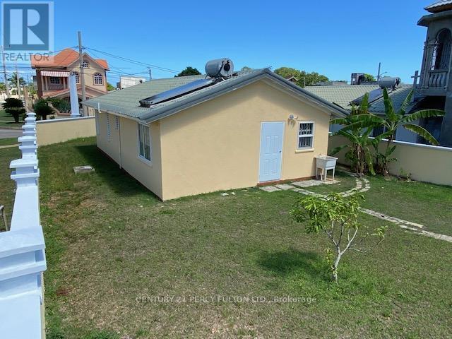 2 Moltan Close E, Jamaica, ON - Outdoor