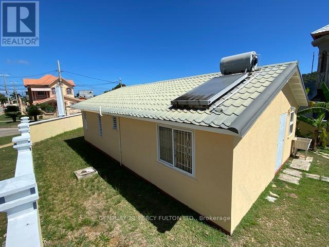 2 Moltan Close E, Jamaica, ON - Outdoor