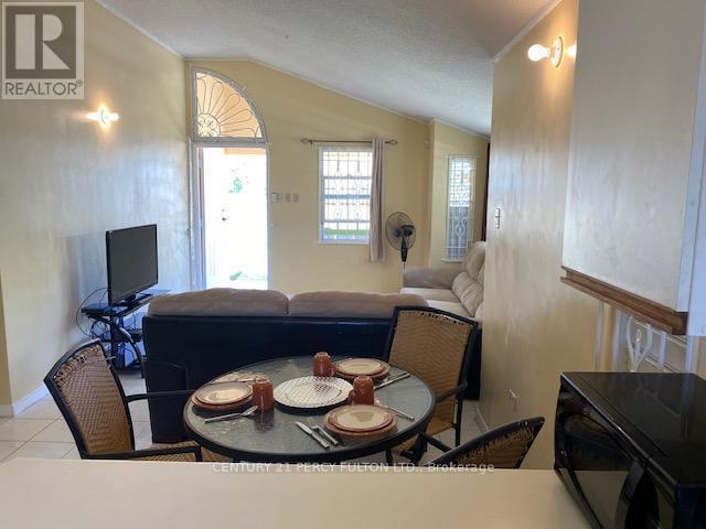 2 Moltan Close E, Jamaica, ON - Indoor